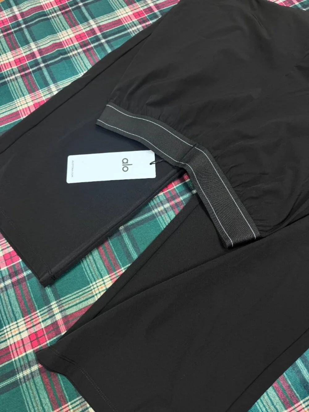 NWT ALO Yoga 